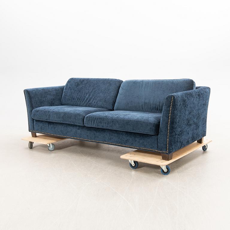 Soffa  Vilmers modern tillverkning.