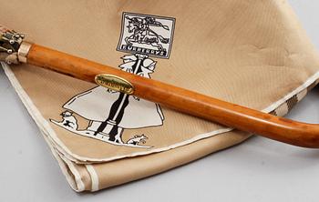 SCARF och PARAPLY, Burberry.