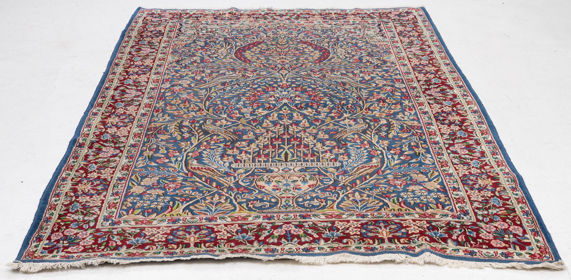 Carpet, Kirman, approx. 300 x 195 cm.