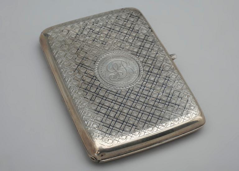 CIGARETTETUI, silver, Moskva, Ryssland, 1895. Vikt ca 140 g.