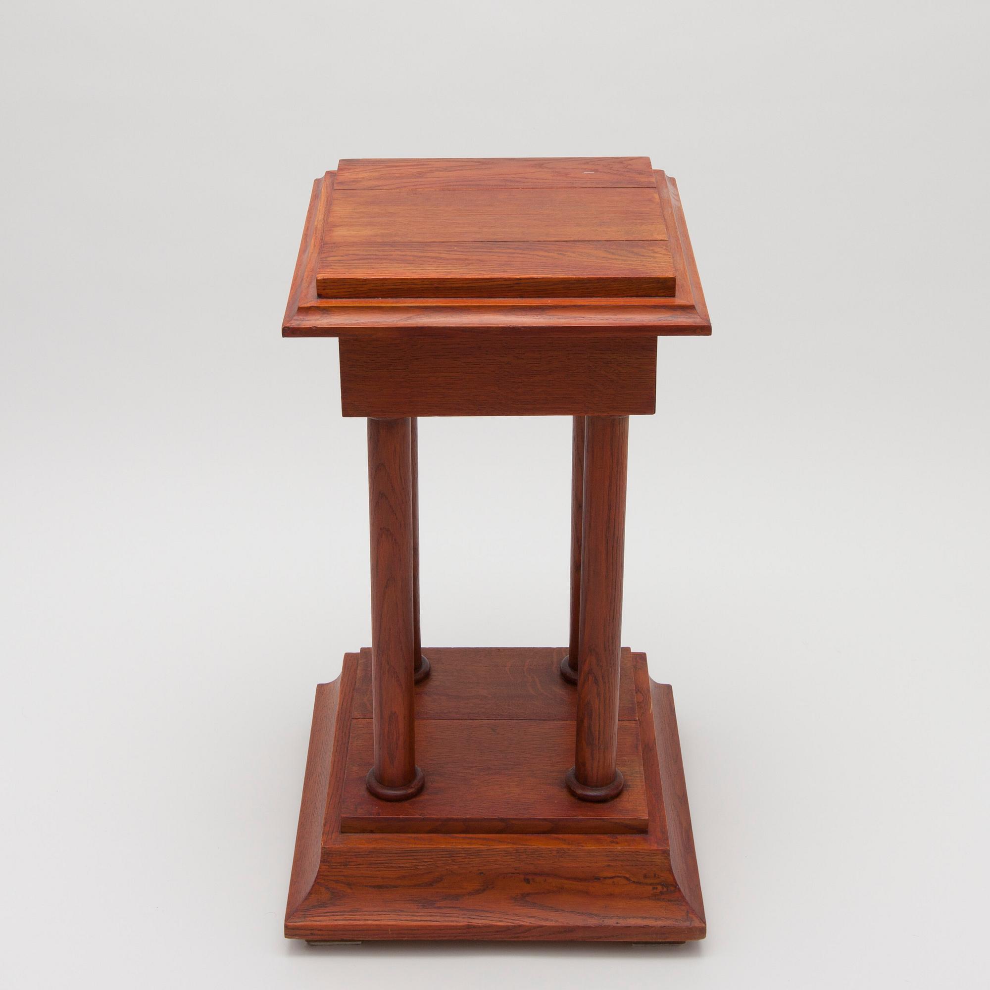 PIEDESTAL / BLOMPELARE, 1900-talets början.