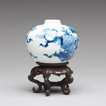 A Ming style blue and white vase, Qing dynasty, Yongzheng (1723-35).