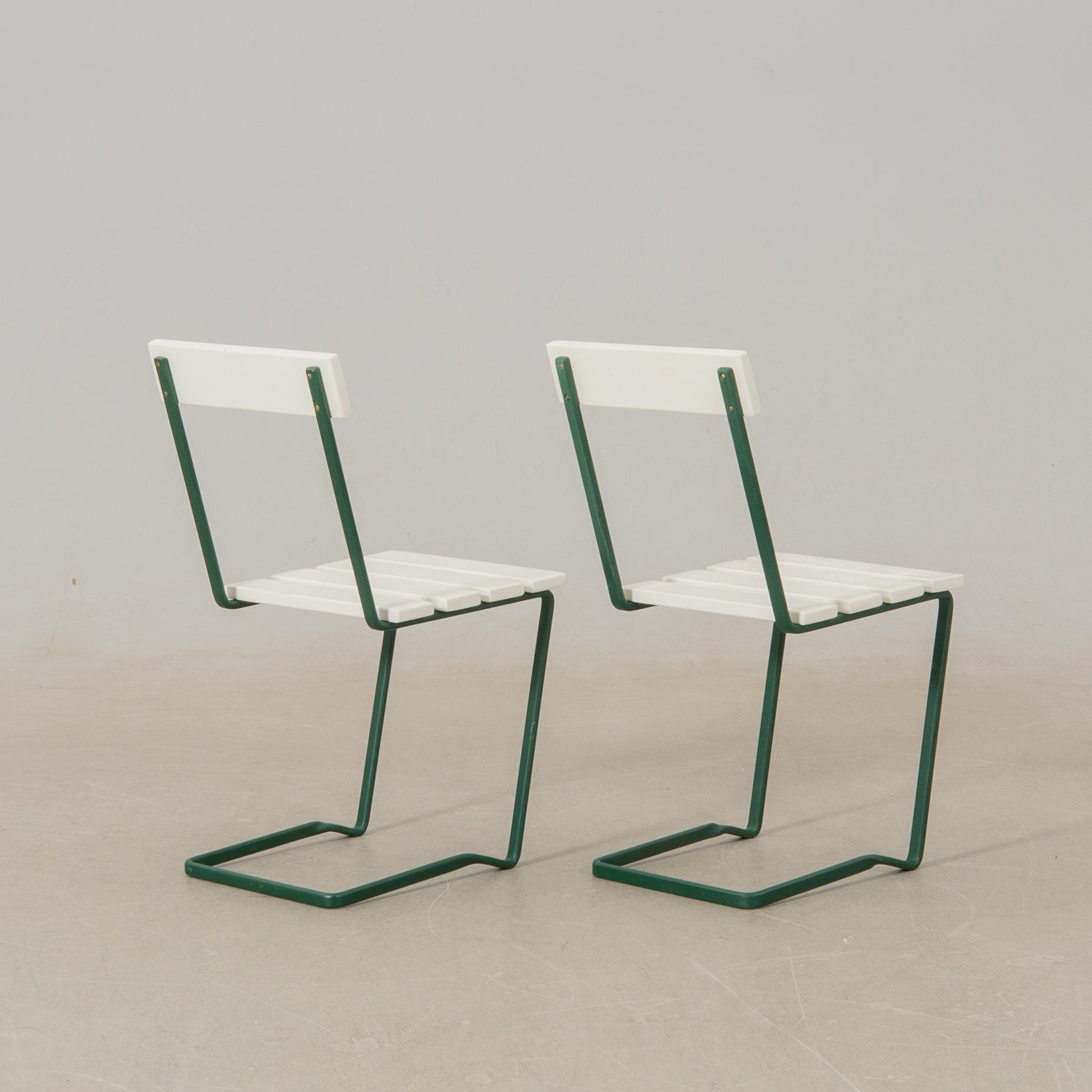 Arthur Lindqvist, garden group 5 dlr model 9A and chair no. 1, Grythyttan 20th century.