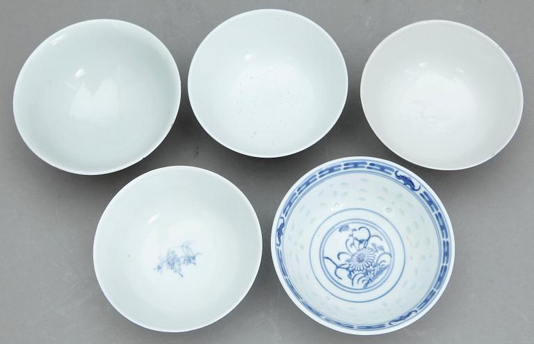 KOPPAR, 5 st, porslin, 1800/1900-tal.