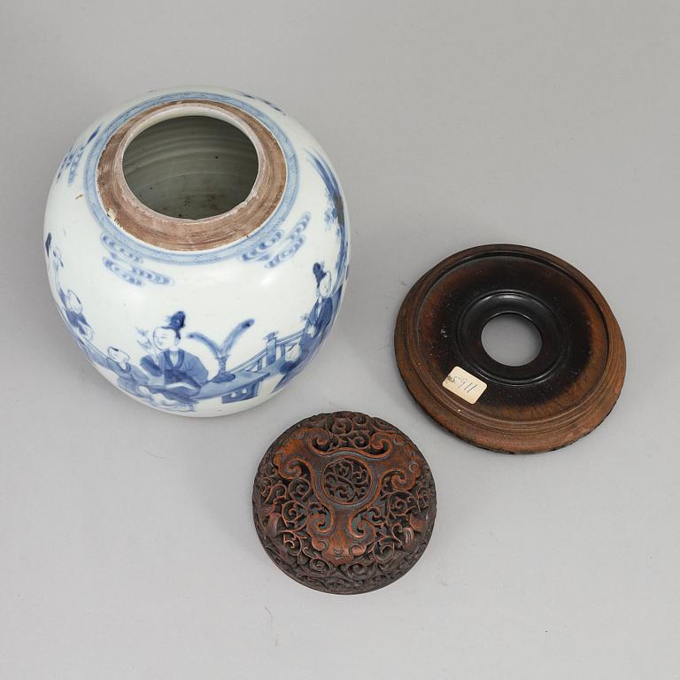 A blue and white jar, Qing dynasty, 18th Century.