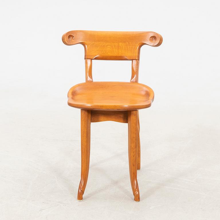 Antoni Gaudí, "Batlló" chair numbered CXVII.