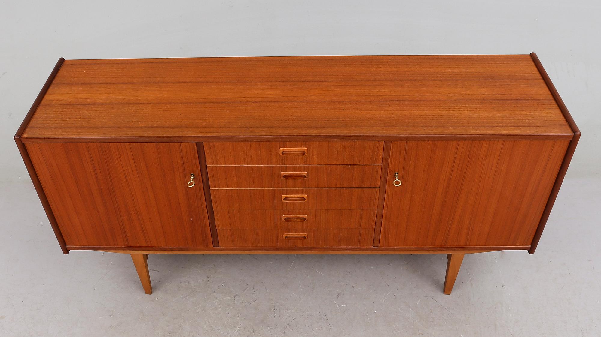 SIDEBOARD, 1900-talets andra hälft.
