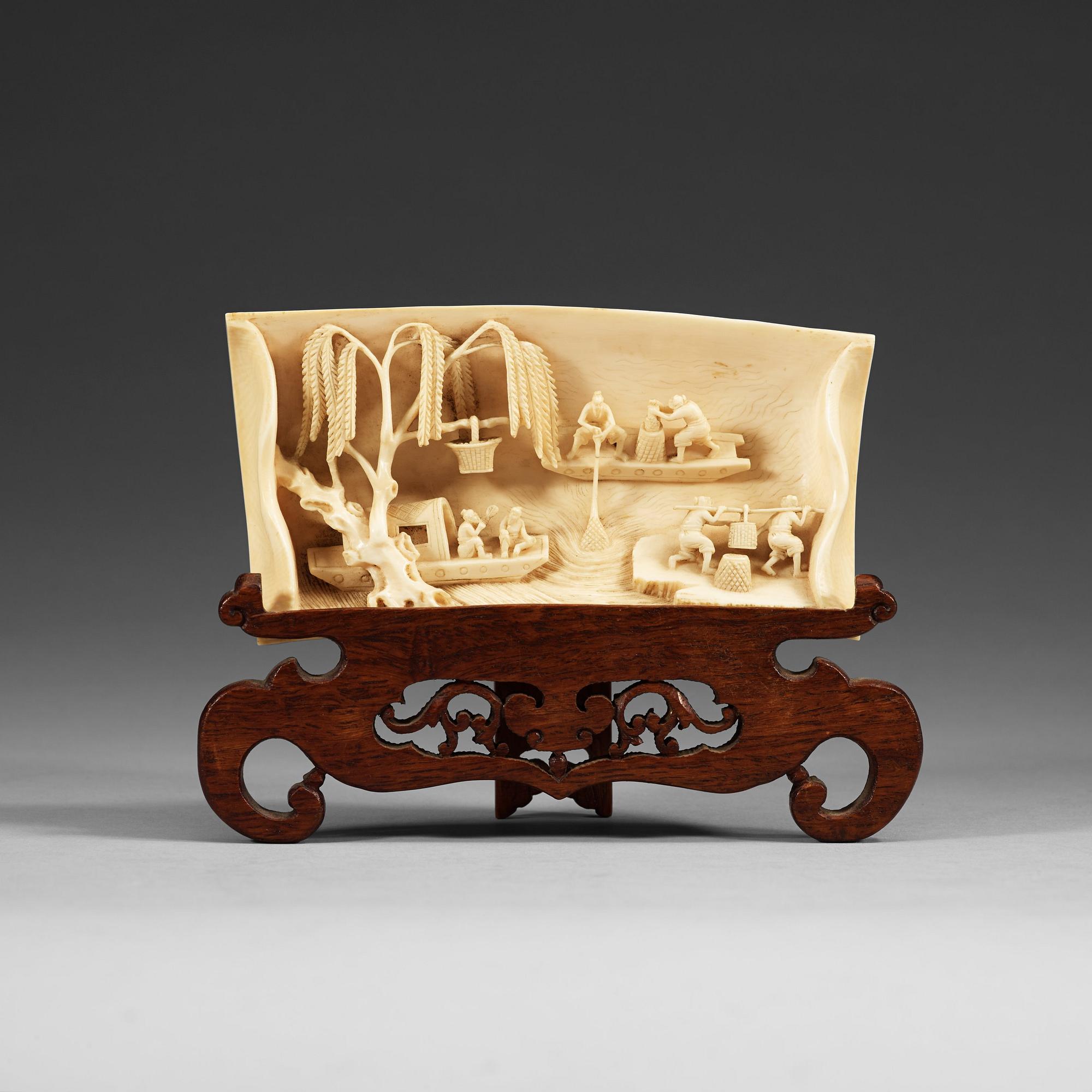 A ivory wrist rest, late Qing dynasty.