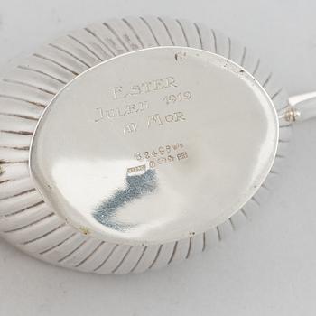 A silver mocha pot, creamer and sugar bowl, swedish import mark of NL Dahlström & Co, Örebro 1930.