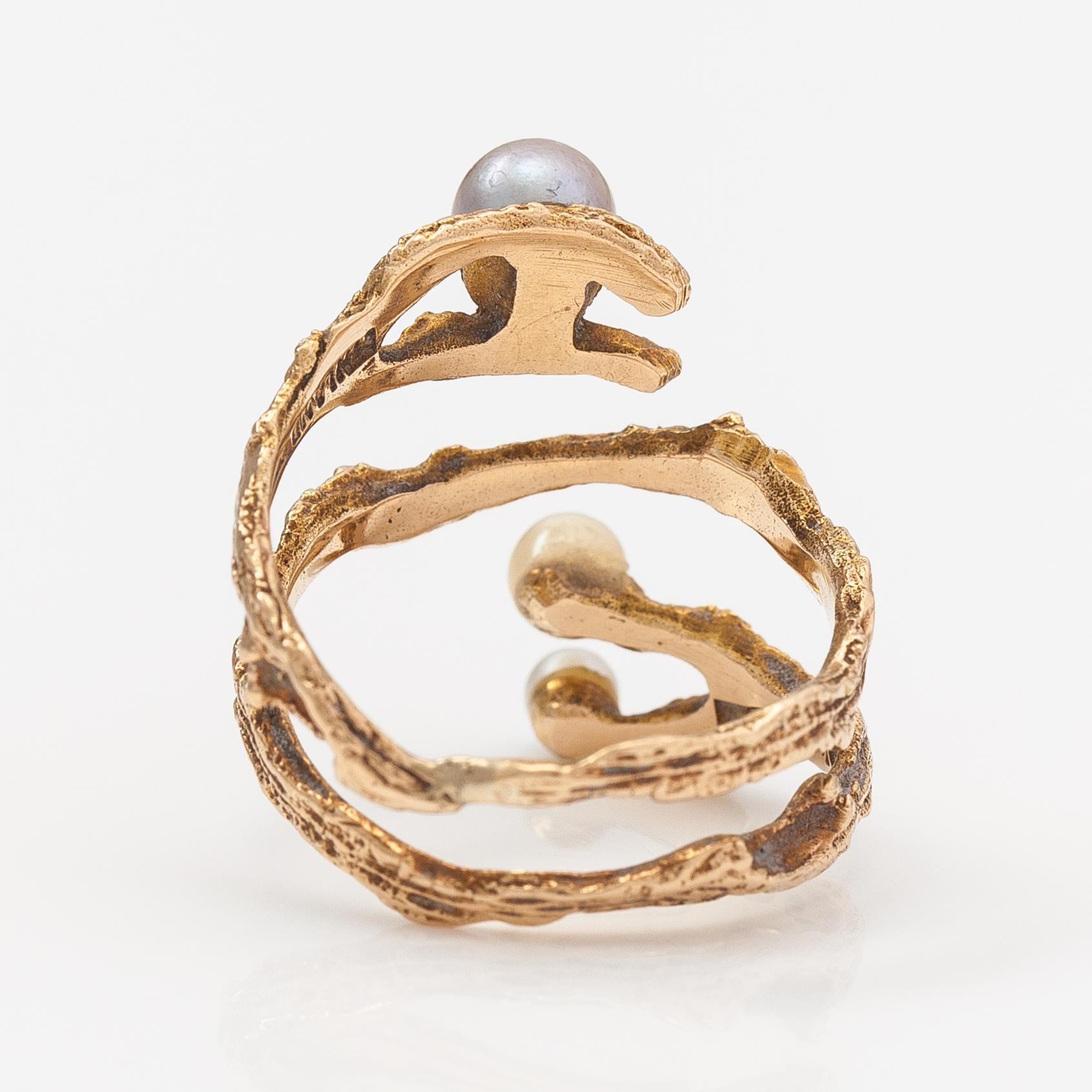 Björn Weckström, A 14K gold ring "Octobus" with cultured pearls. Lapponia 1971.