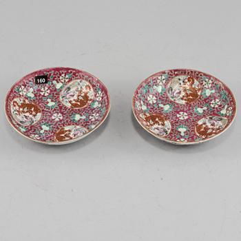 SKÅLFAT, ett par, porslin, Kina, 1800/1900-tal.