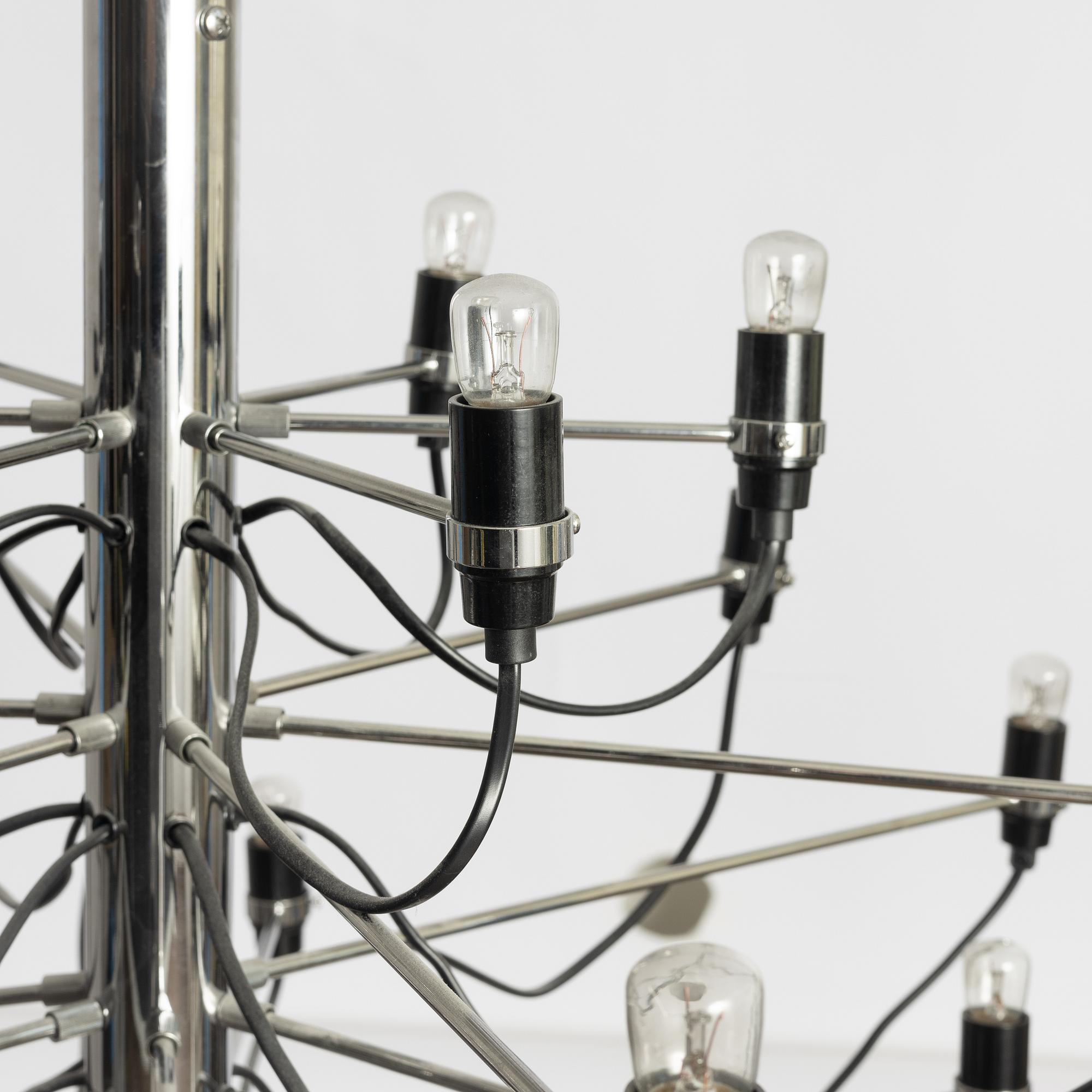 Gino Sarfatti, a model 2097/30 chandelier, Flos, Italy.