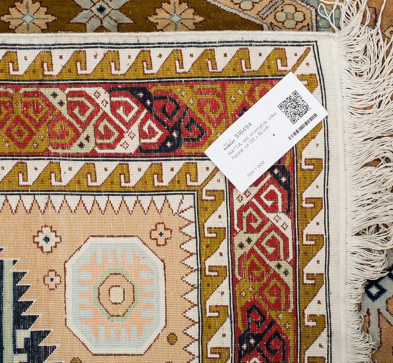 MATTA, old, orientalisk, silke, figural, ca 133 x 96 cm.