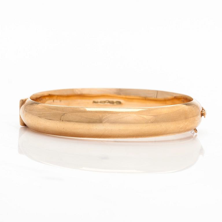 A 14K gold bangle, Westerback, Helsinki 1955.