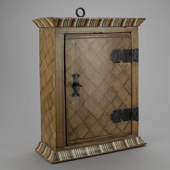 VÄGGSKÅP, allmoge, 1800-tal.