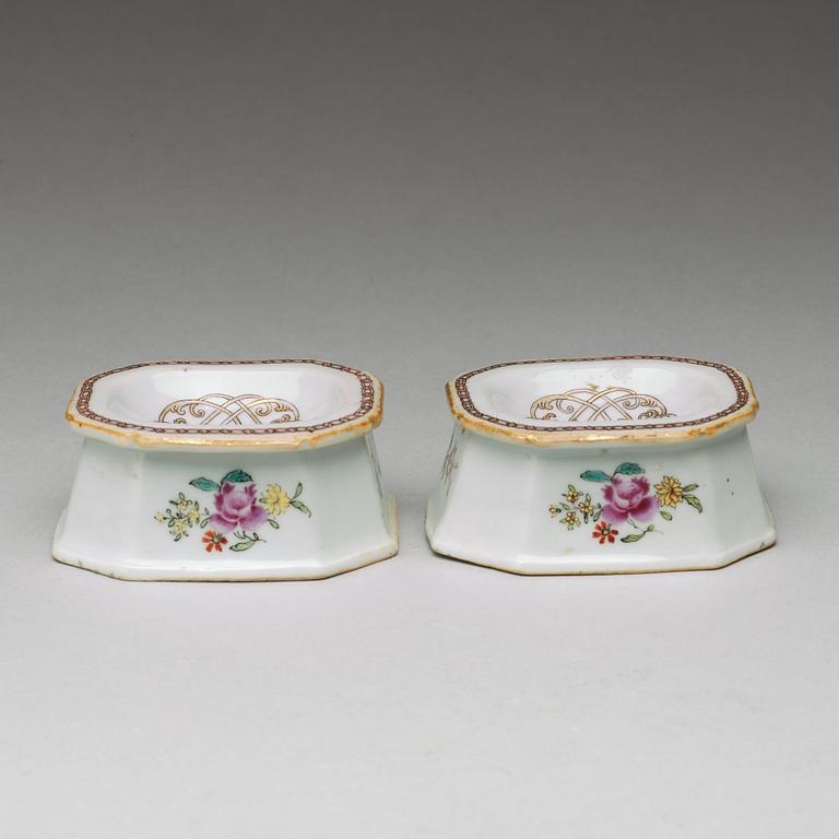 A pair of famille rose salts with monogram, Qing dynasty, Qianlong (1736-95).