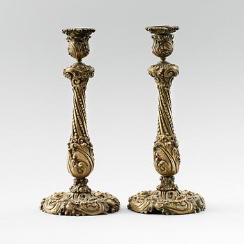 LJUSSTAKAR, ett par, mässing, 1800-tal.