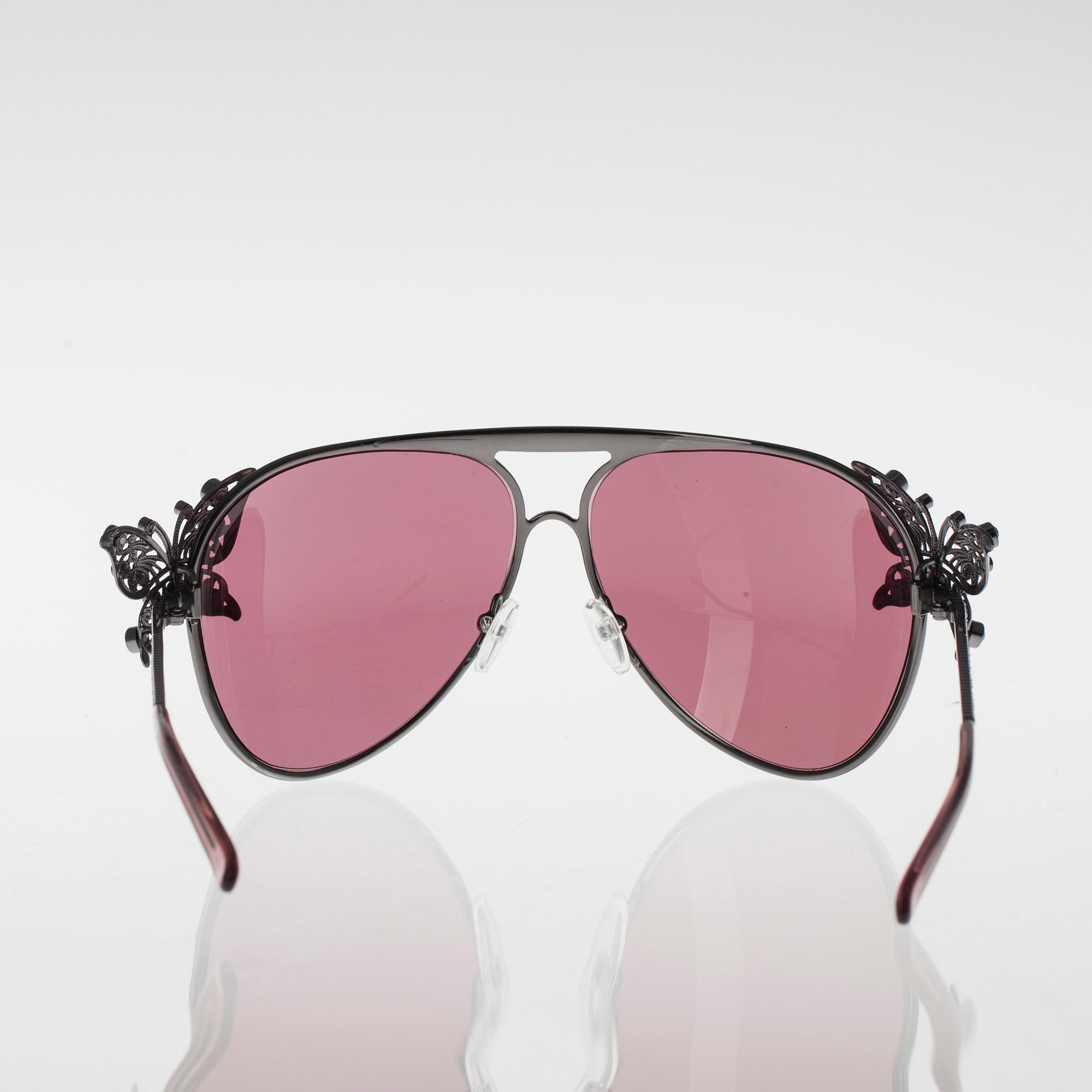 AURINKOLASIT, Valentino.