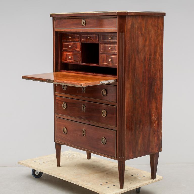 CHIFFONJÉ, sengustaviansk stil, 1800-talets slut.