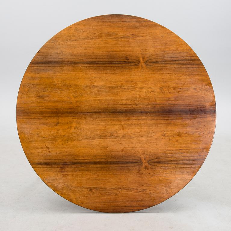 A 1966 '3600' dining table for Fritz Hansen, Denmark.