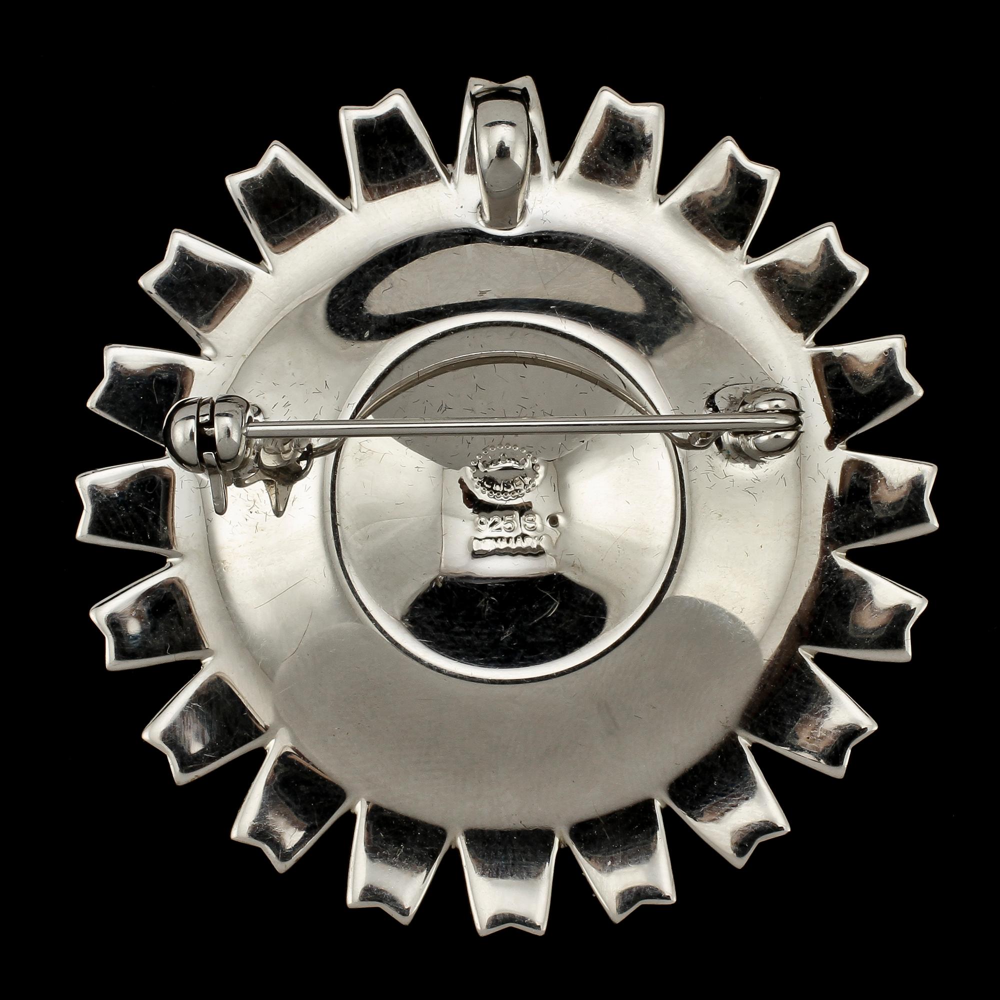 BROSCH, sterlingsilver samt emalj, "Daisy", Georg Jensen. Vikt 18 g.