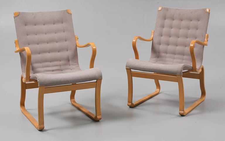 FÅTÖLJER, ett par, "Mina", Bruno Mathsson, 1900-talets andra hälft.