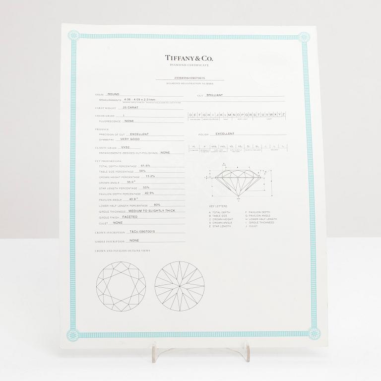 Tiffany & Co, sormus, platinaa ja timantti 0.25 ct. Todistuksella.