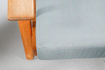 A pair of chairs, model GE 290, designed by Hans J. Wegner 1953, made in the second half of the 20th century.
