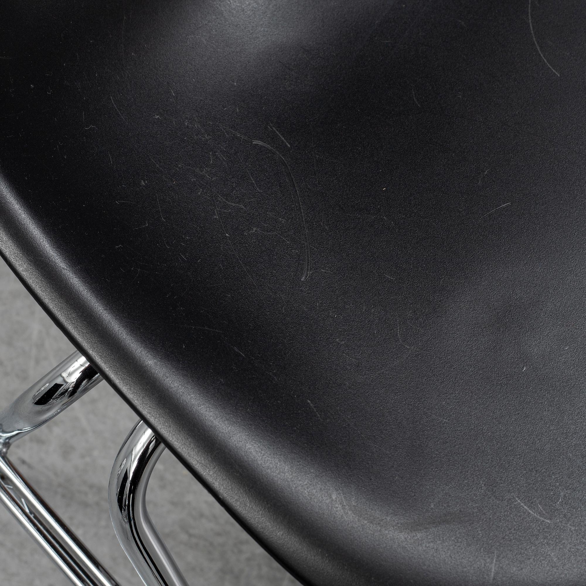 CHARLES AND RAY EAMES, stolar, 8 st, "DSS", Vitra.