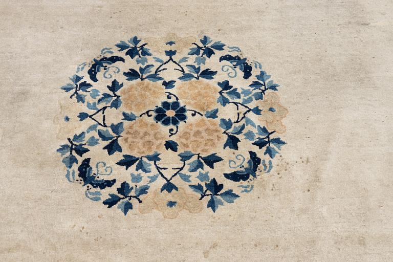 A carpet, an antique Beijing, China, ca 344 x 264 cm.