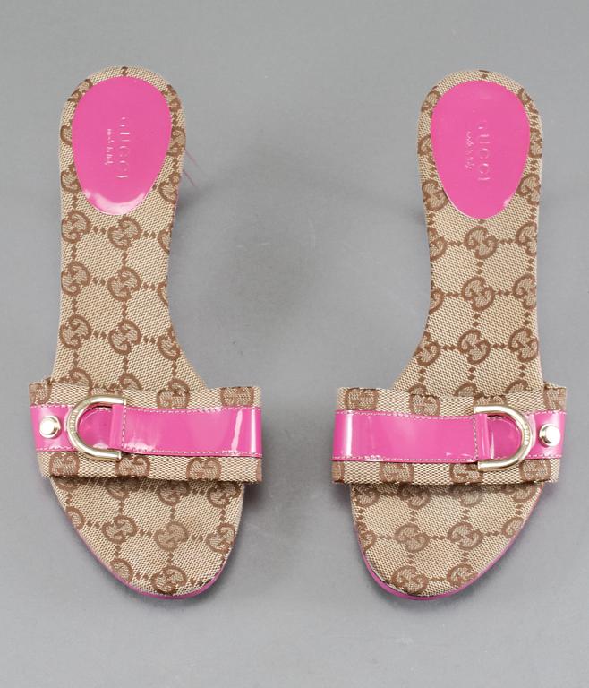 SKOR, Gucci.