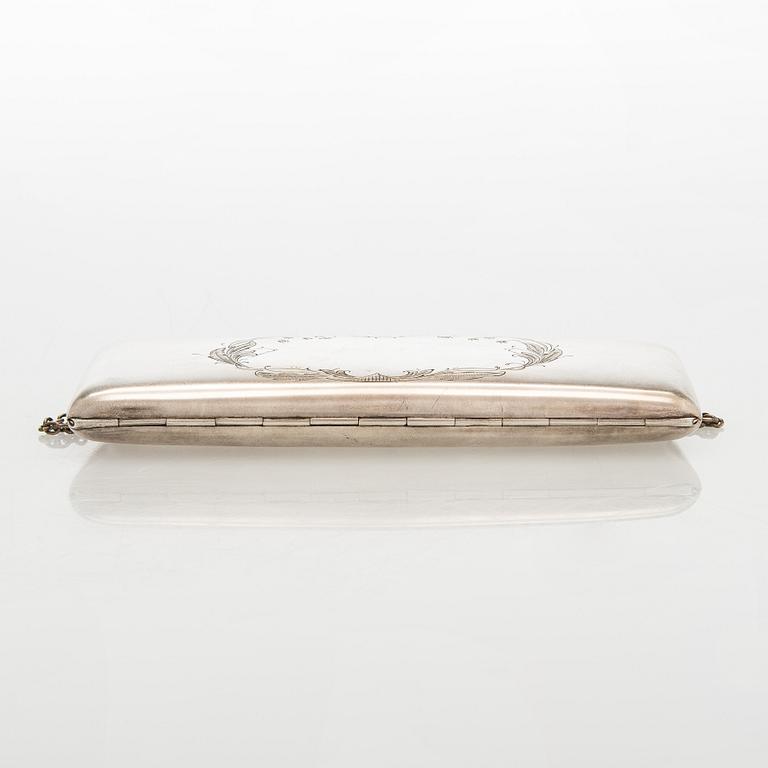 Iltalaukku, hopeaa. Suomen Kultaseppä Oy, Turku 1919.