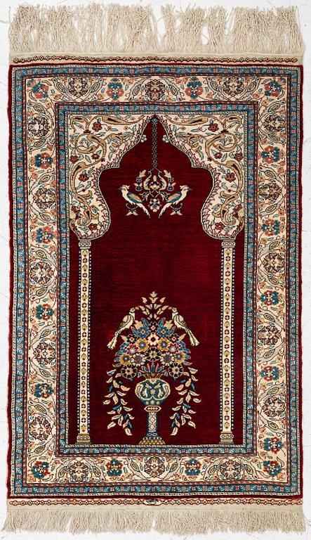 Carpet, Hereke, silk, approx. 98 x 63 cm.