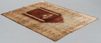 MATTO, an antique silk Tabriz, ca 161,5-163,5 x 121,5-124,5 cm.