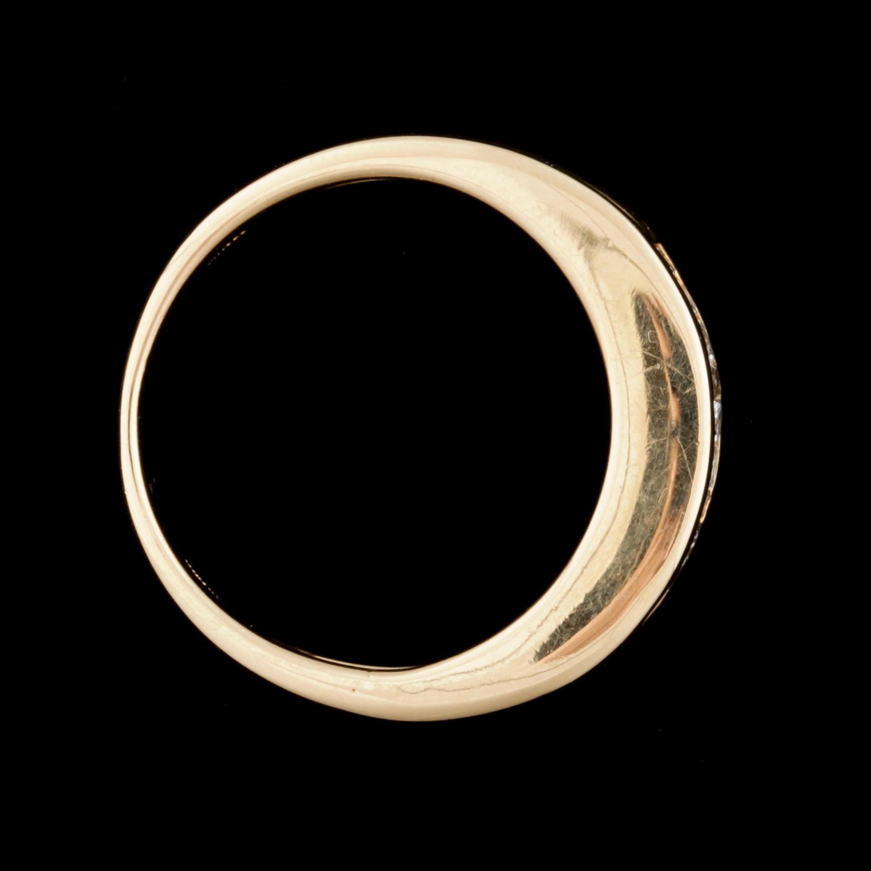 RING, 18k guld med baguett- och princesslipade diamanter tot ca1,25ct. Totalvikt 6,2g.
