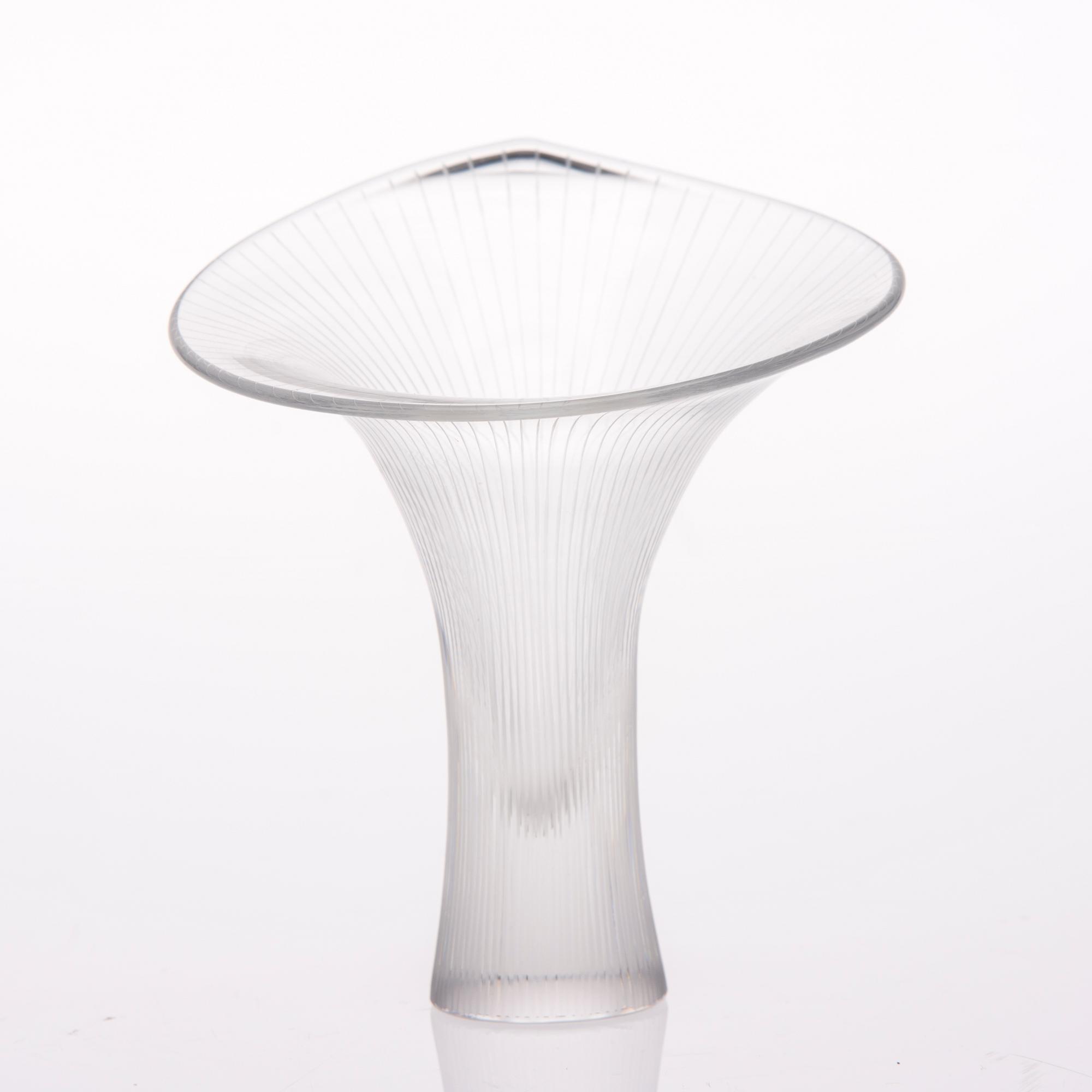 KONSTGLAS, 2 st, sign. Tapio Wirkkala 3122 respektive Iittala -55.