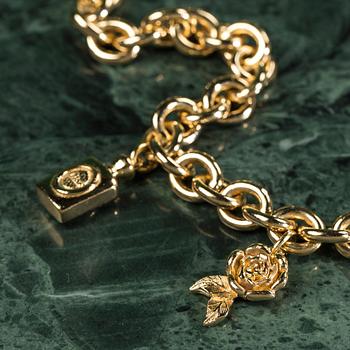 A necklace by CHRISTIAN DIOR.