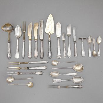 PARTI SILVER, 26 delar, mestadels Ryssland Lettland, 1800-1900-tal. Vikt 782 gram.