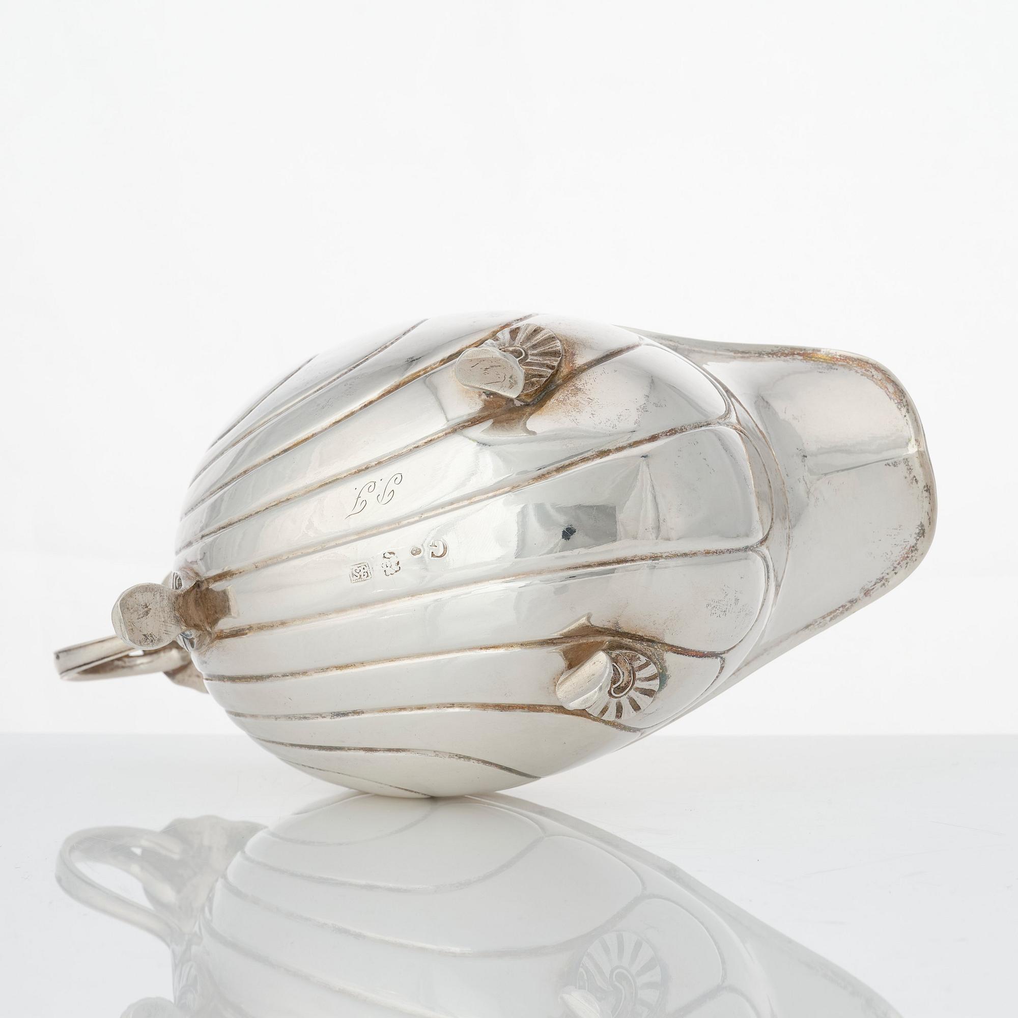 Isak Sauer, gräddsnäcka, silver, Stockholm 1765. Rokoko.