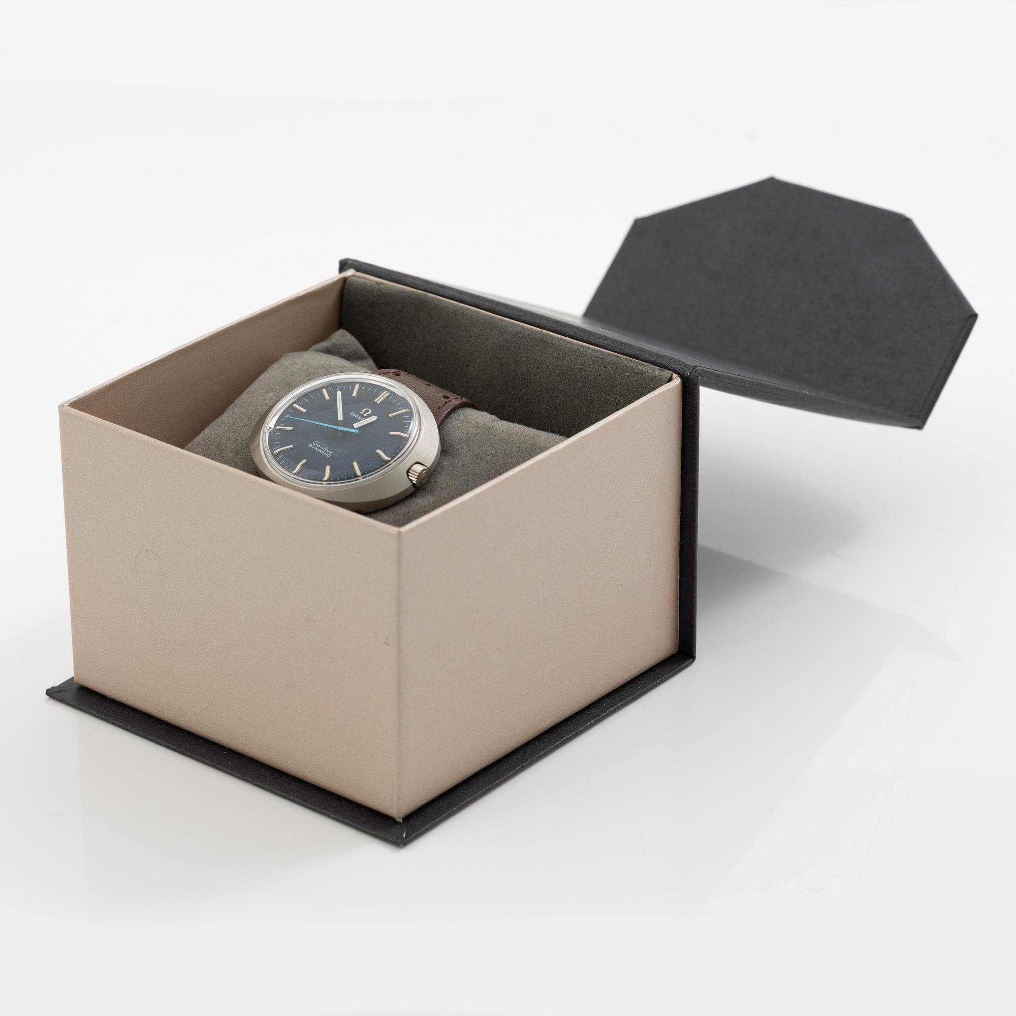 Omega, Geneva, Dynamic, wristwatch, 41 x 36 mm.