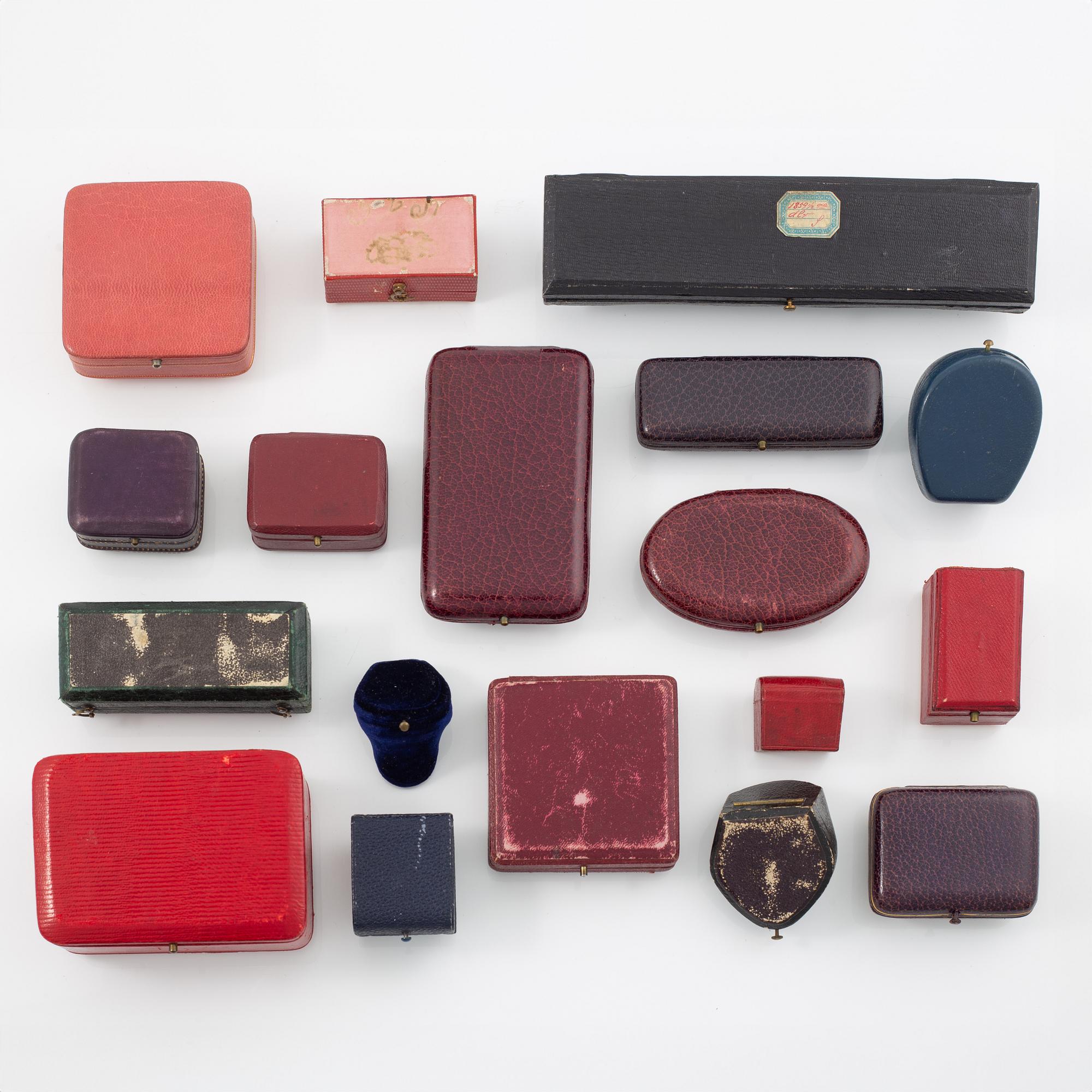 Eighteen cases for jewellery.