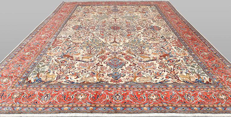 A carpet, Sarouk, approx. 388 x 303 cm.