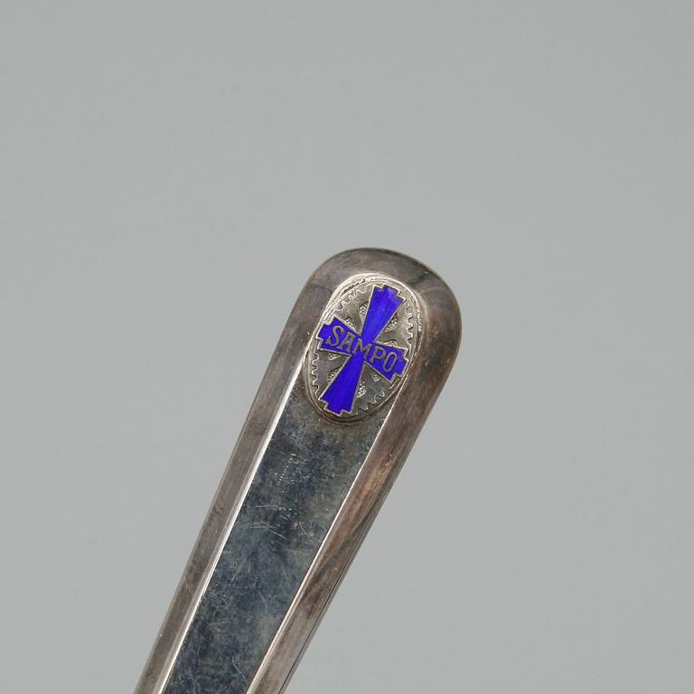 PARTI SILVER, bl.a Gösta Helenius, Åbo, 1938, vikt exklusive delar innehållandes metall ca 323 gram.