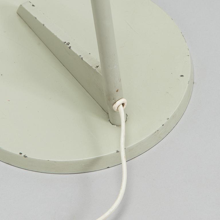 Lisa Johansson-Pape, lattiavalaisin, malli 30-001 Stockmann Orno 1900-luvun puoliväli.