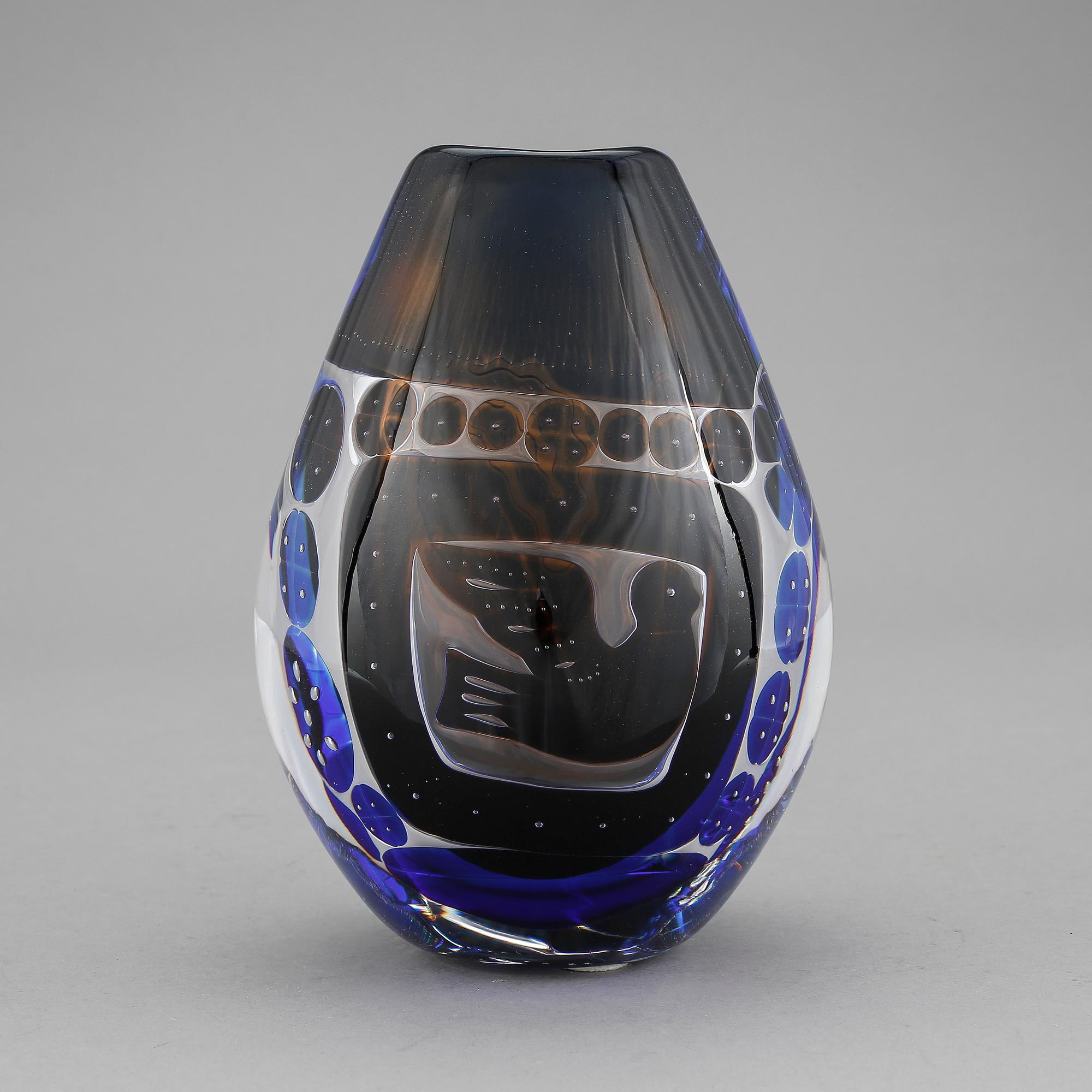 VAS, glas, "Flickan och duvan", Ariel. Edvin Öhrström, Orrefors, 1987.