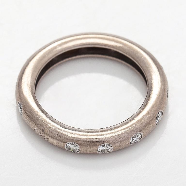 Ring, briljantslipade diamanter, 18K vitguld.