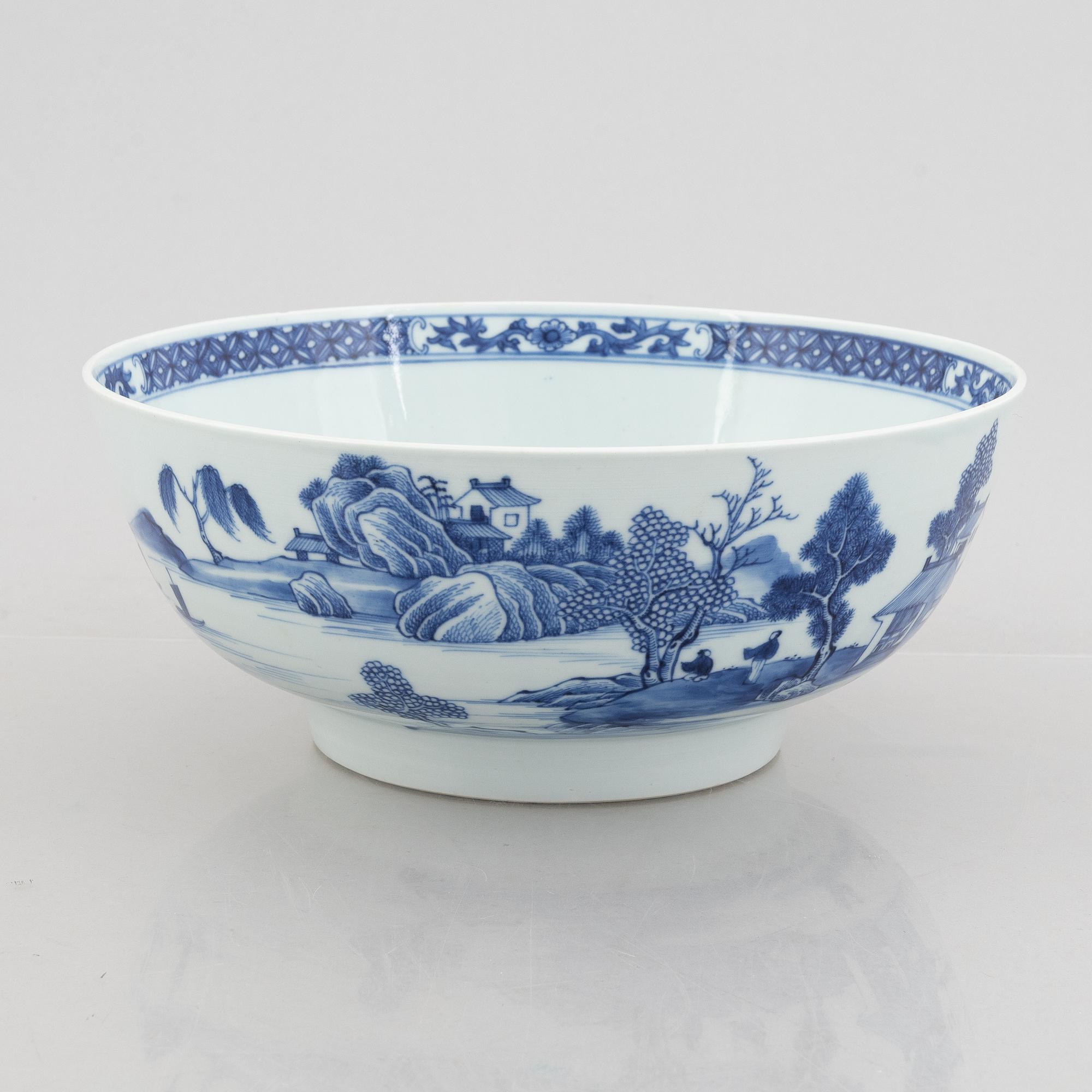 A blue and white porcelain bowl and a blue and white urn lidded jar, China,.