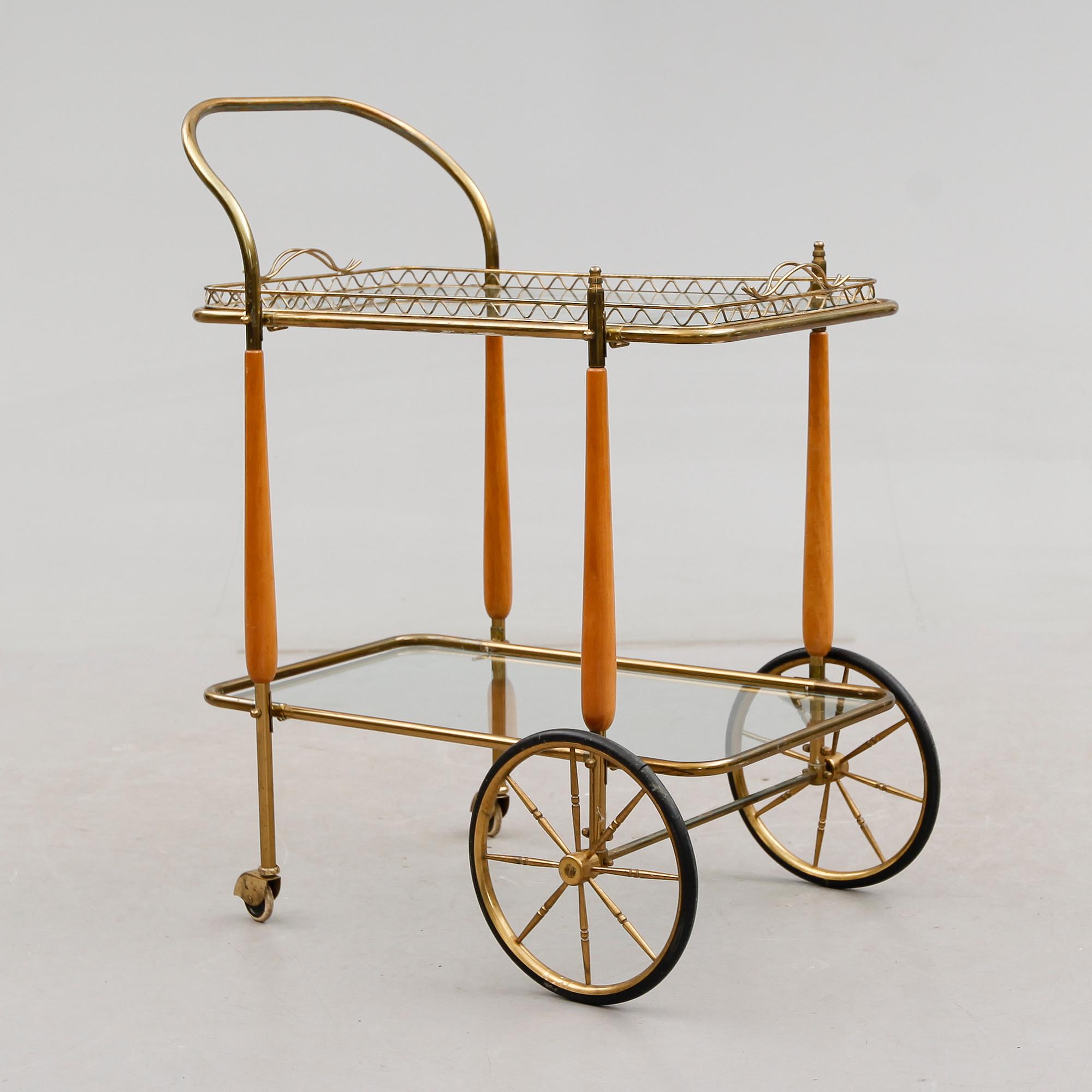 SERVERINGSVAGN, 1900-talets mitt.