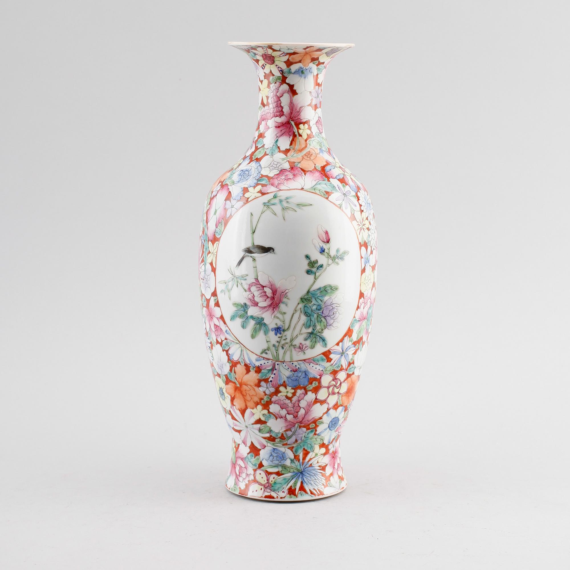 VAS, porslin, Kina, sent 1900-tal/2000-tal.