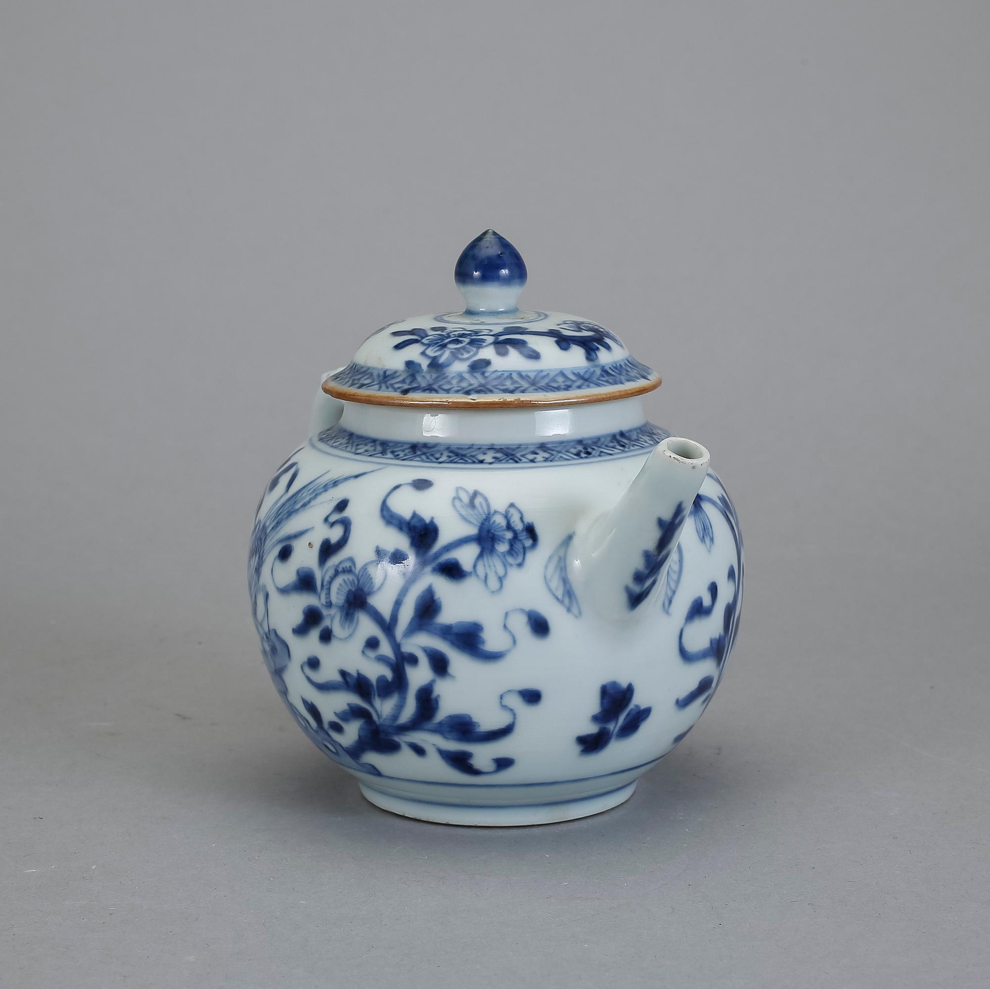 TEKANNA, porslin. Kina, 1700-tal.